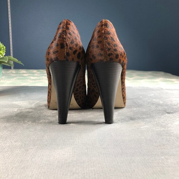 Banana Republic Faux Fur Cheetah Print Round Toe High Heel Pumps Sz 7.5 - Picture 5 of 10